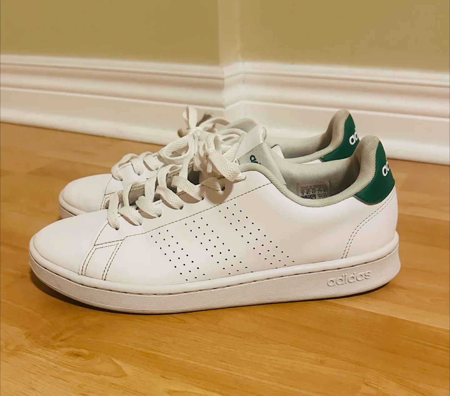 Adidas Advantage Sneakers - US 9 thumbnail
