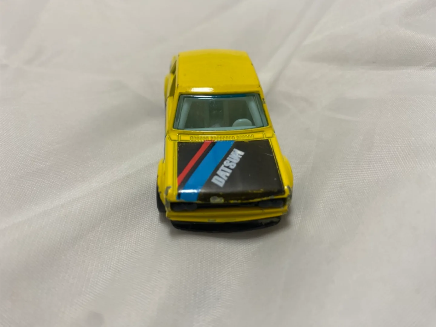 Hot Wheels 2011 Nightburnerz 9/10 Datsun Bluebird 510 in Yellow image indicator(2)