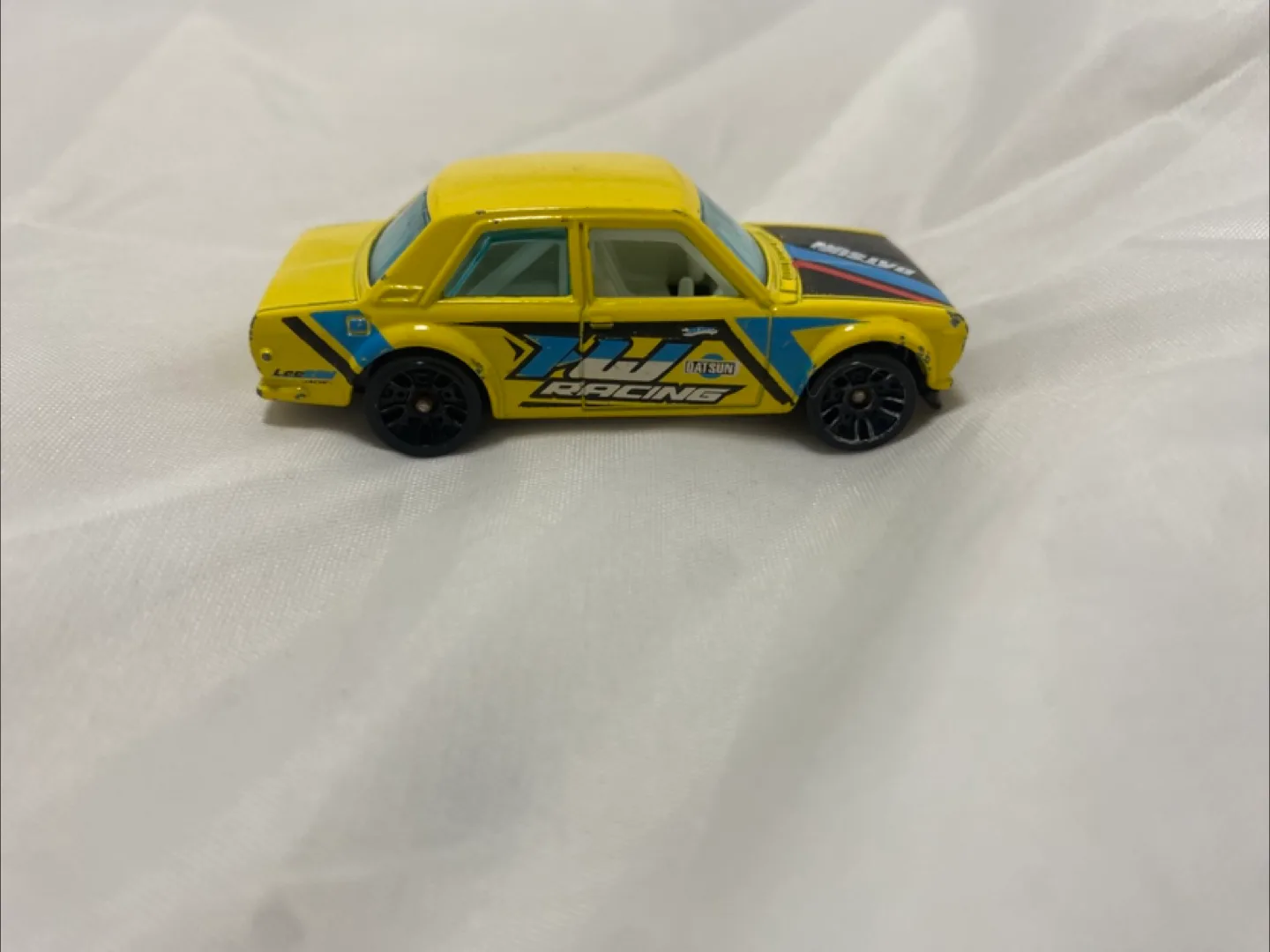 Hot Wheels 2011 Nightburnerz 9/10 Datsun Bluebird 510 in Yellow image indicator(3)