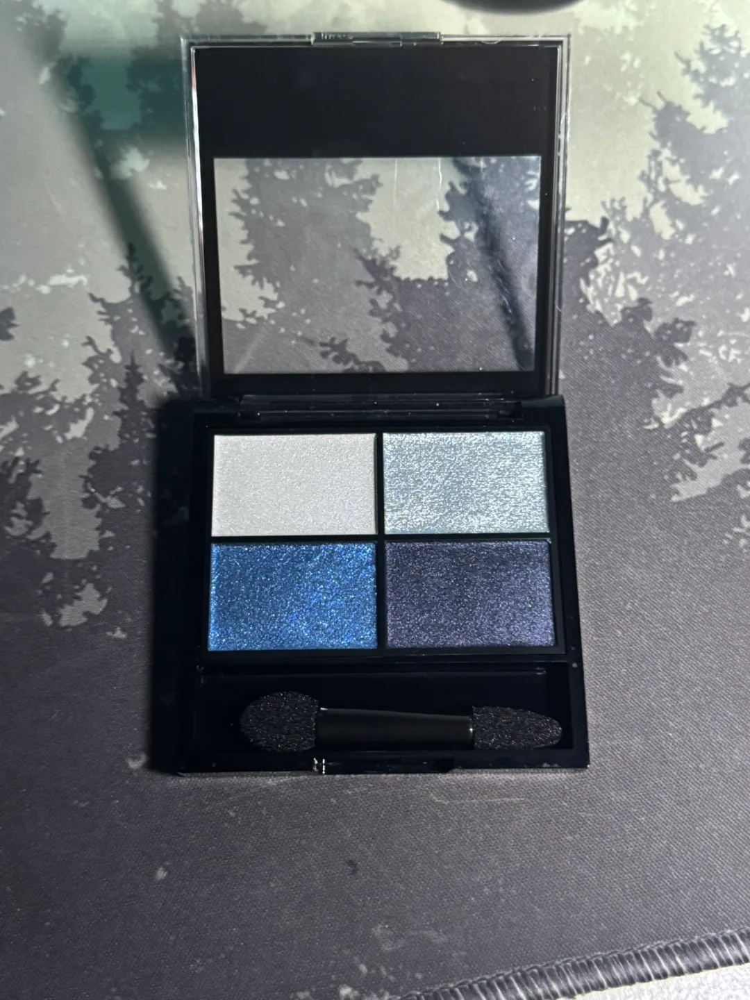Revlon eyeshadow image indicator(2)