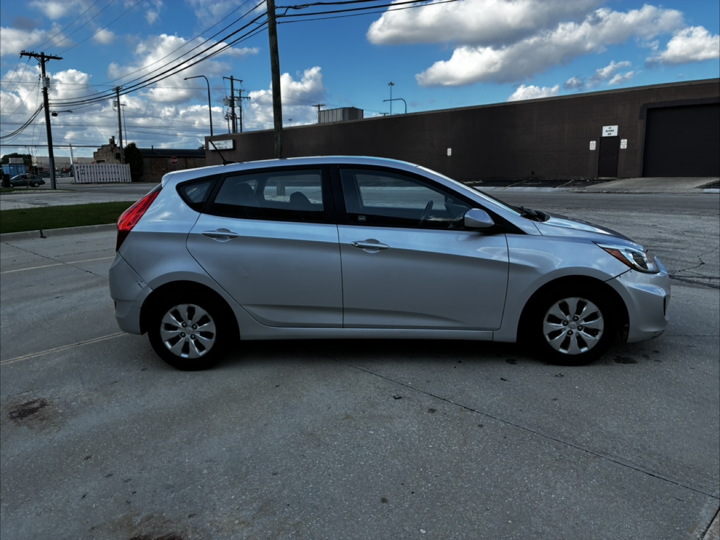 Hyundai Accent Hatchback - Silver 2015 - photo 5