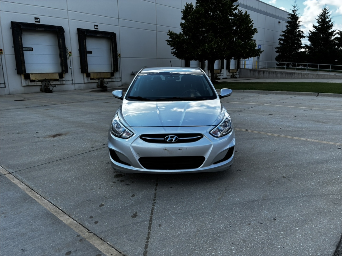 Hyundai Accent Hatchback - Silver 2015 - photo 3