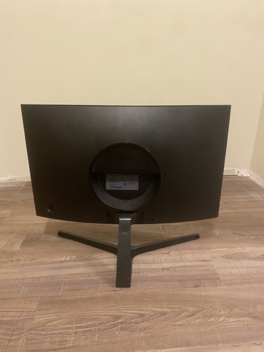 Samsung 24” Curved Monitor - photo 3