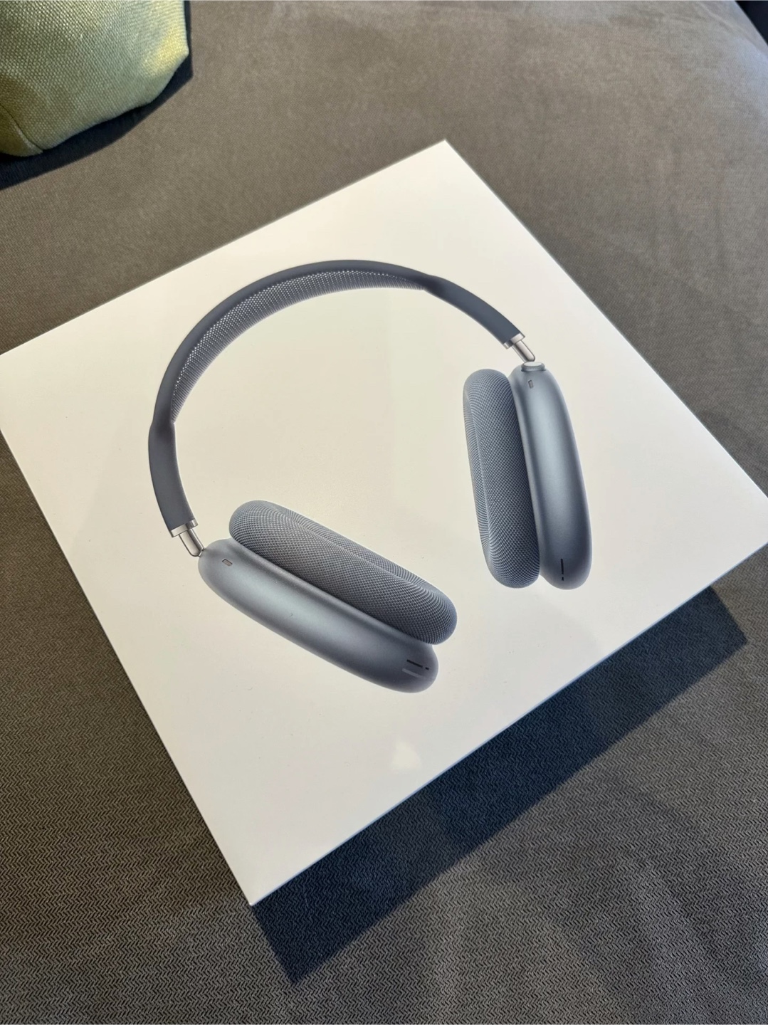 [Brand New] Apple Airpods Max - Blur