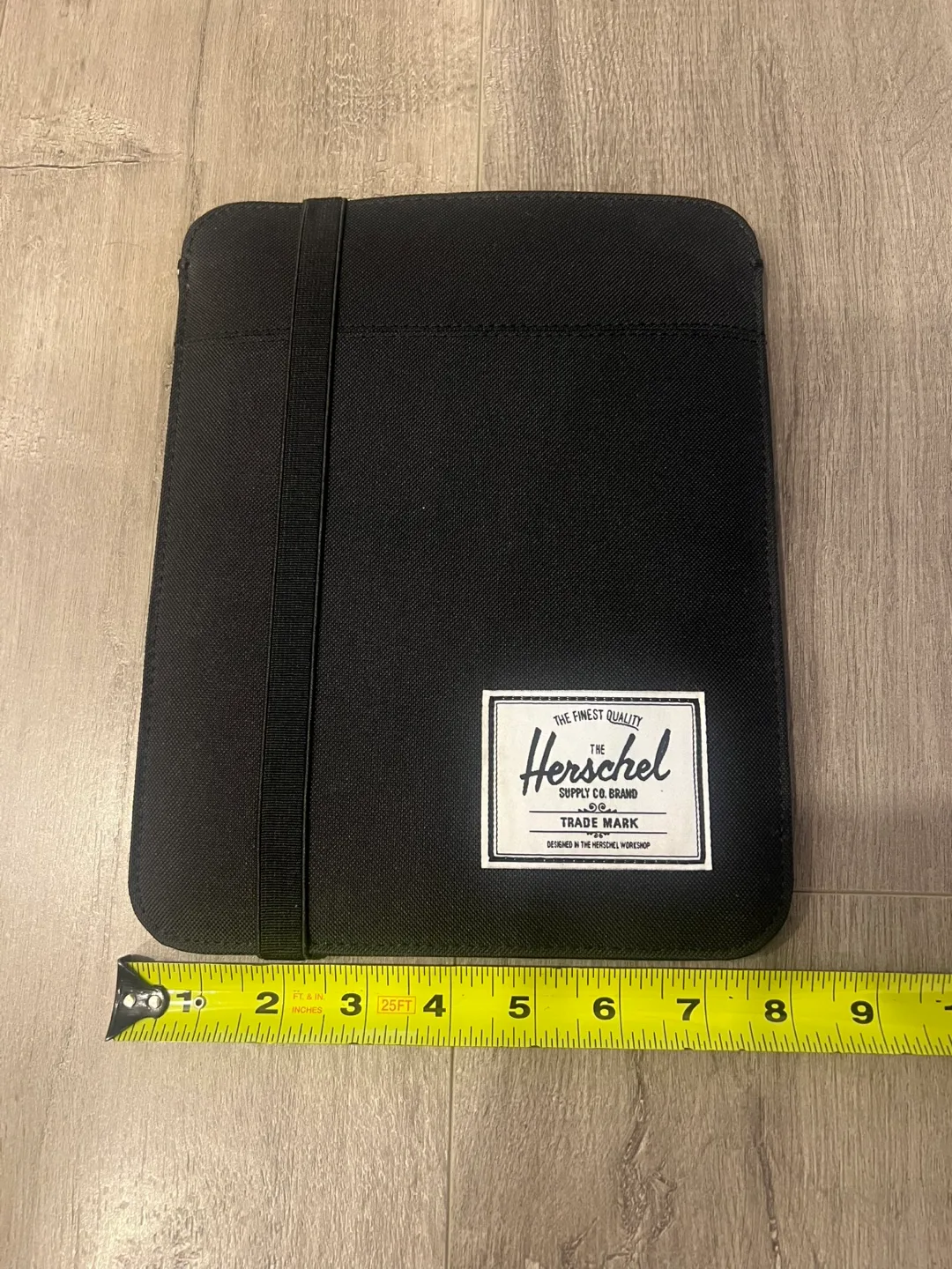 Herschel Black Tablet Sleeve / IPad protector 🇨🇦 image indicator(5)