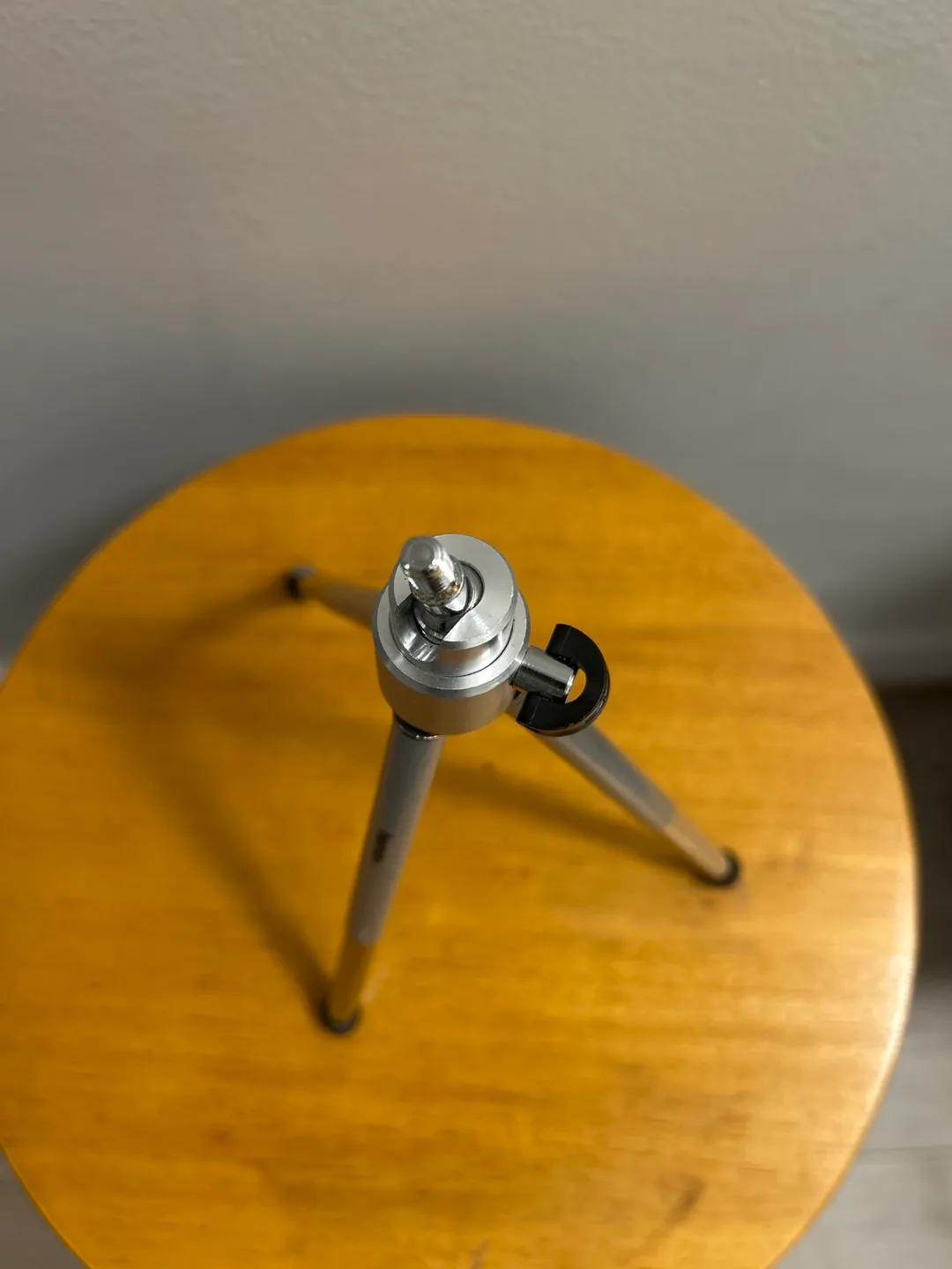 Hama Mini Tripod - Silver image indicator(2)