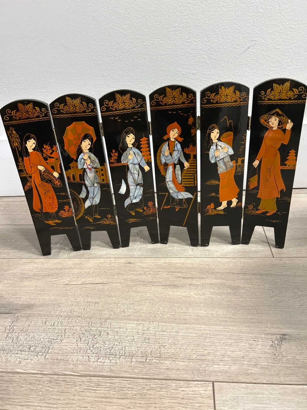 Vintage Asian Inspired Folding Screen image indicator(6)