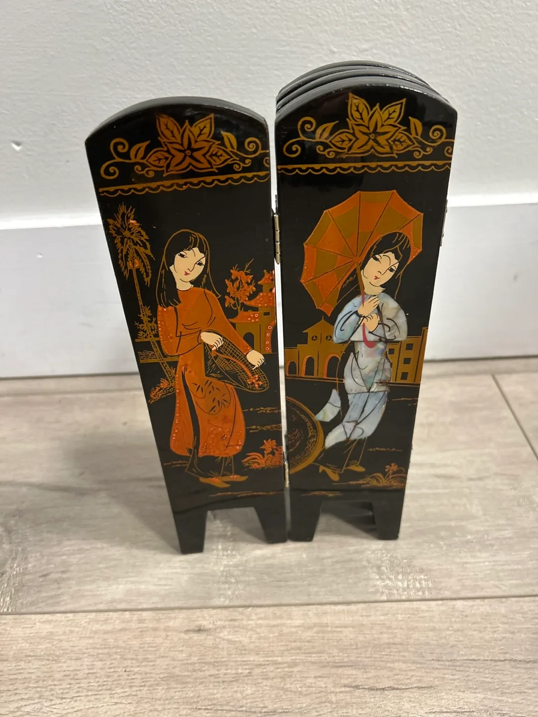 Vintage Asian Inspired Folding Screen image indicator(3)