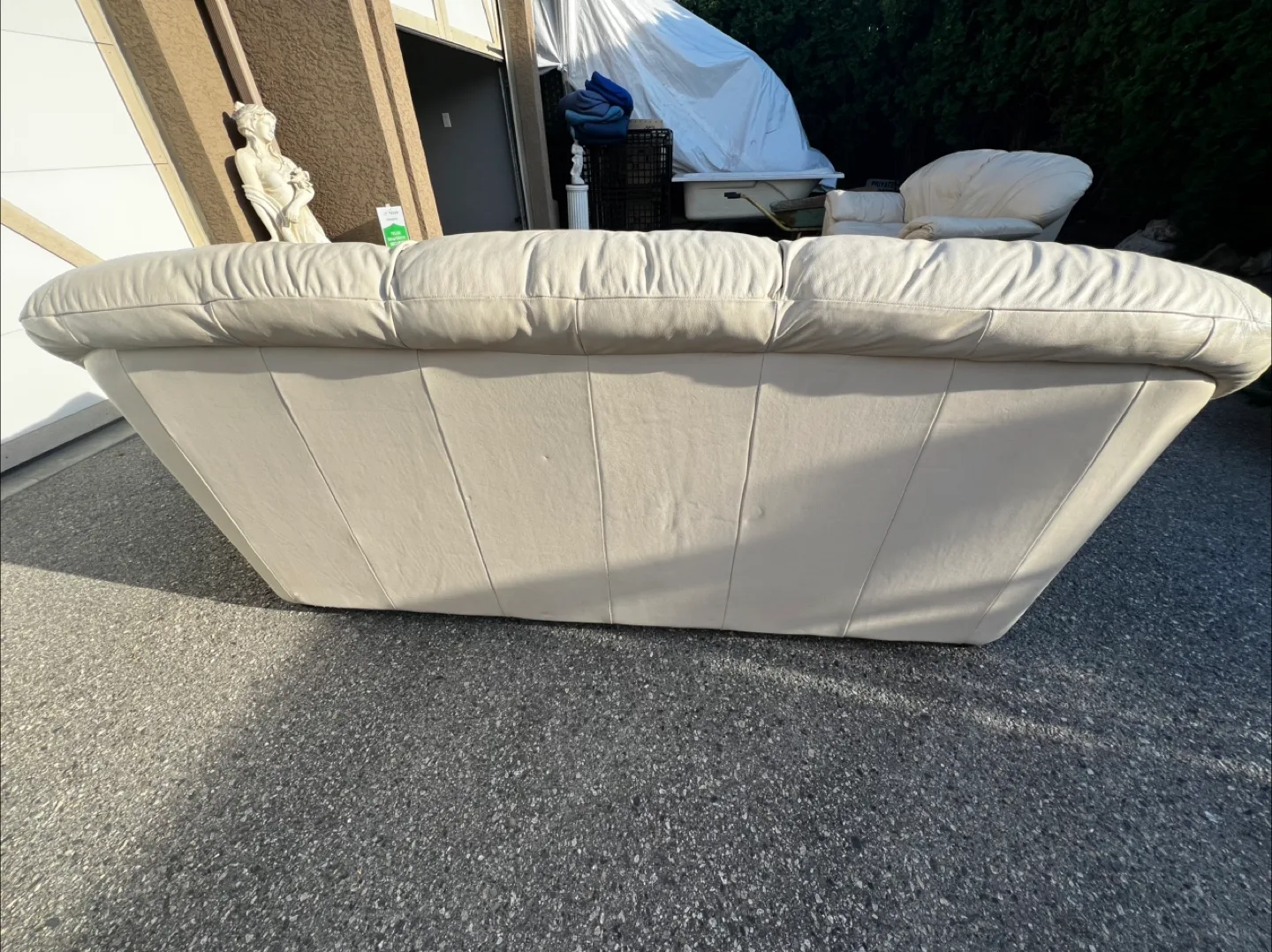 Cream Leather Sofa & Loveseat Set image indicator(5)