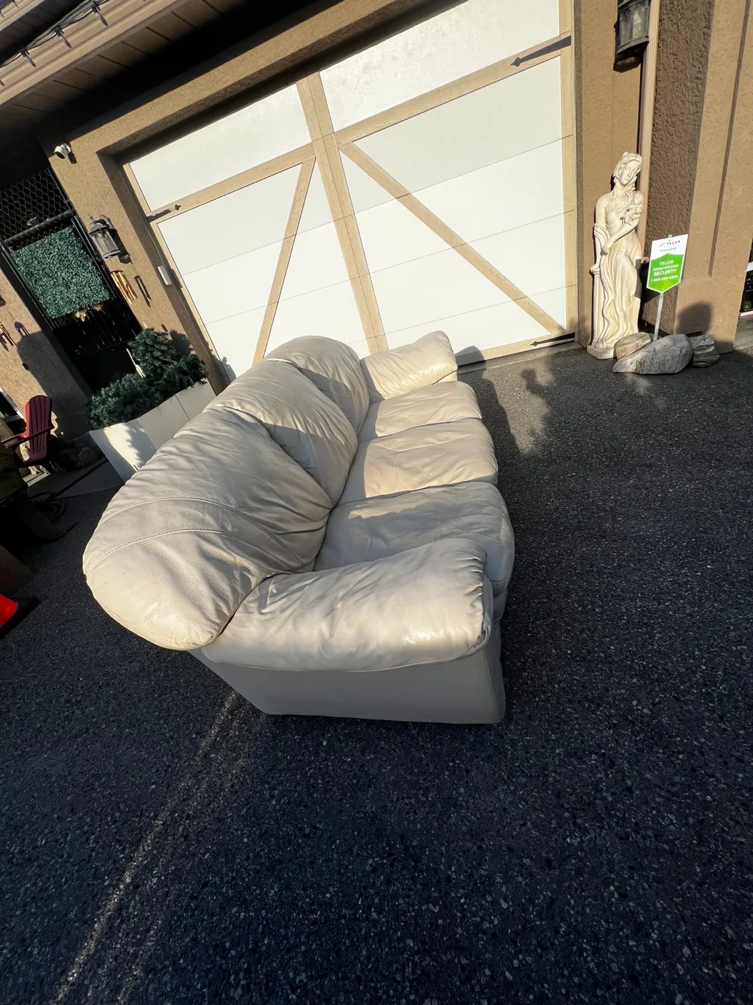 Cream Leather Sofa & Loveseat Set image indicator(6)