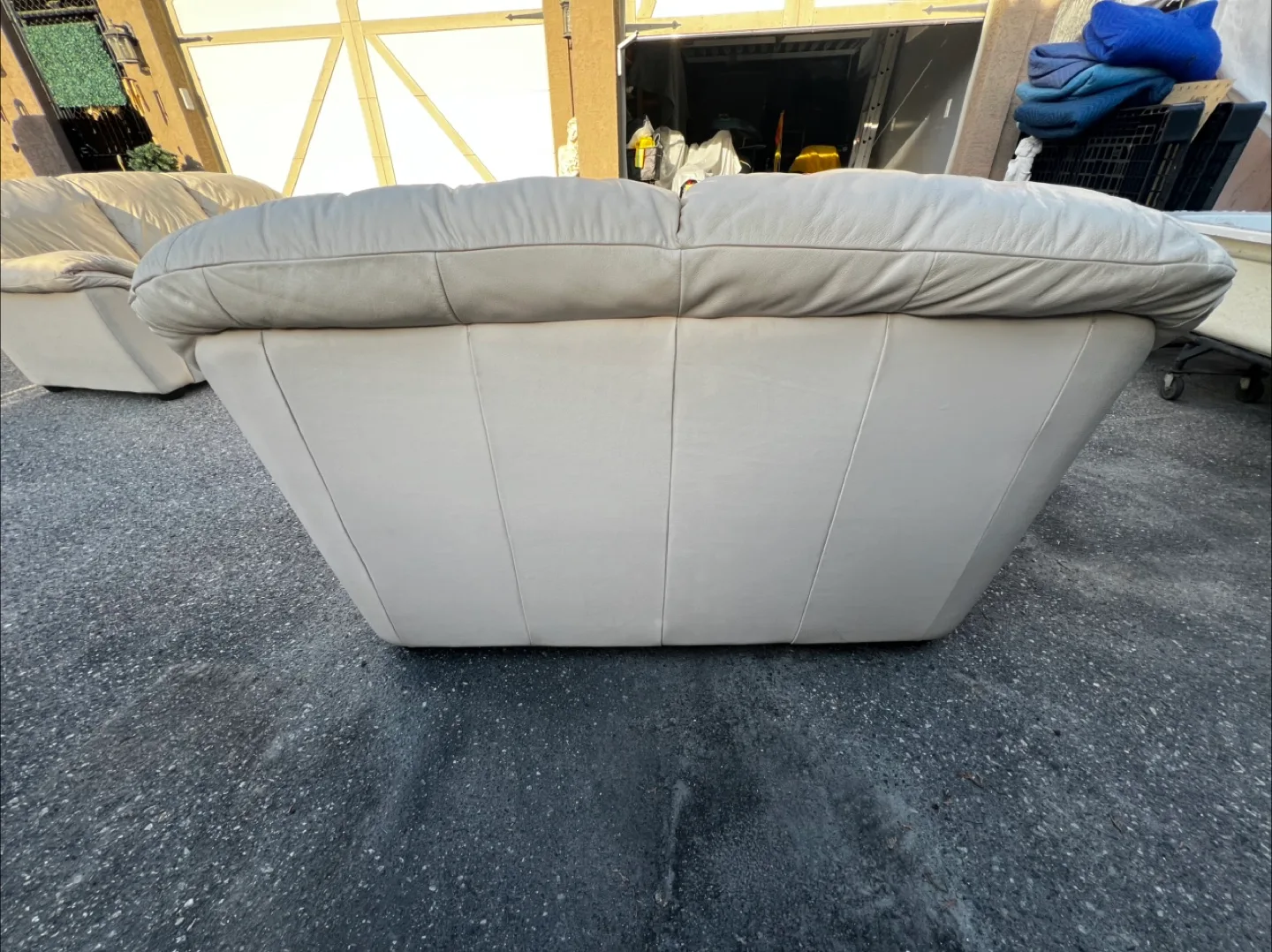 Cream Leather Sofa & Loveseat Set image indicator(7)