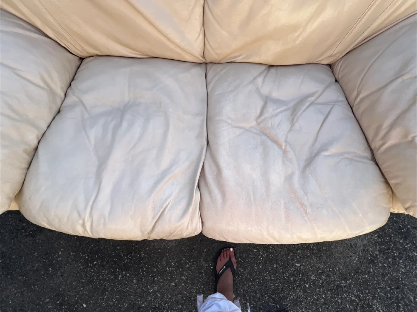 Cream Leather Sofa & Loveseat Set image indicator(8)