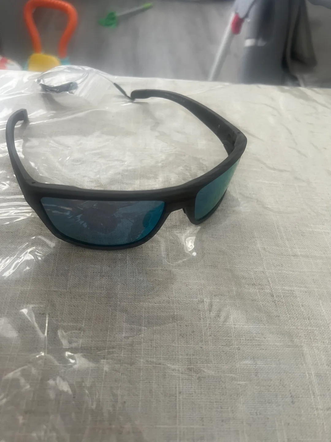 Oakley Valve Sunglasses - Matte Grey Smoke Frame image indicator(4)