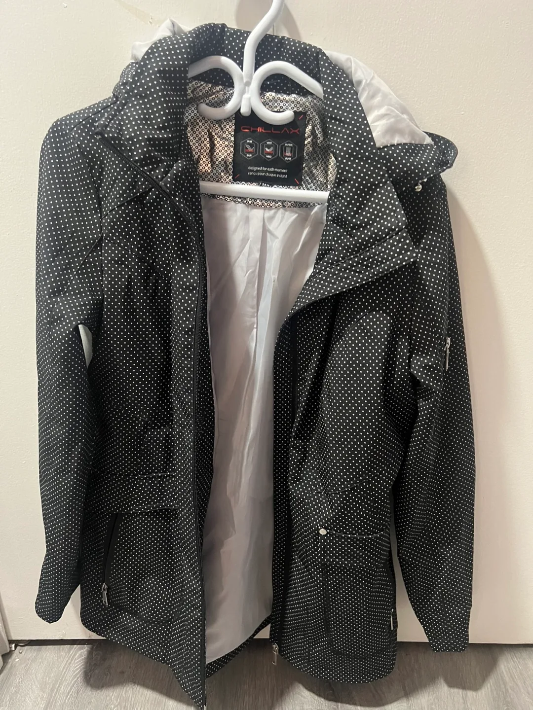 Chillax Rain Jacket - Black & White image indicator(3)