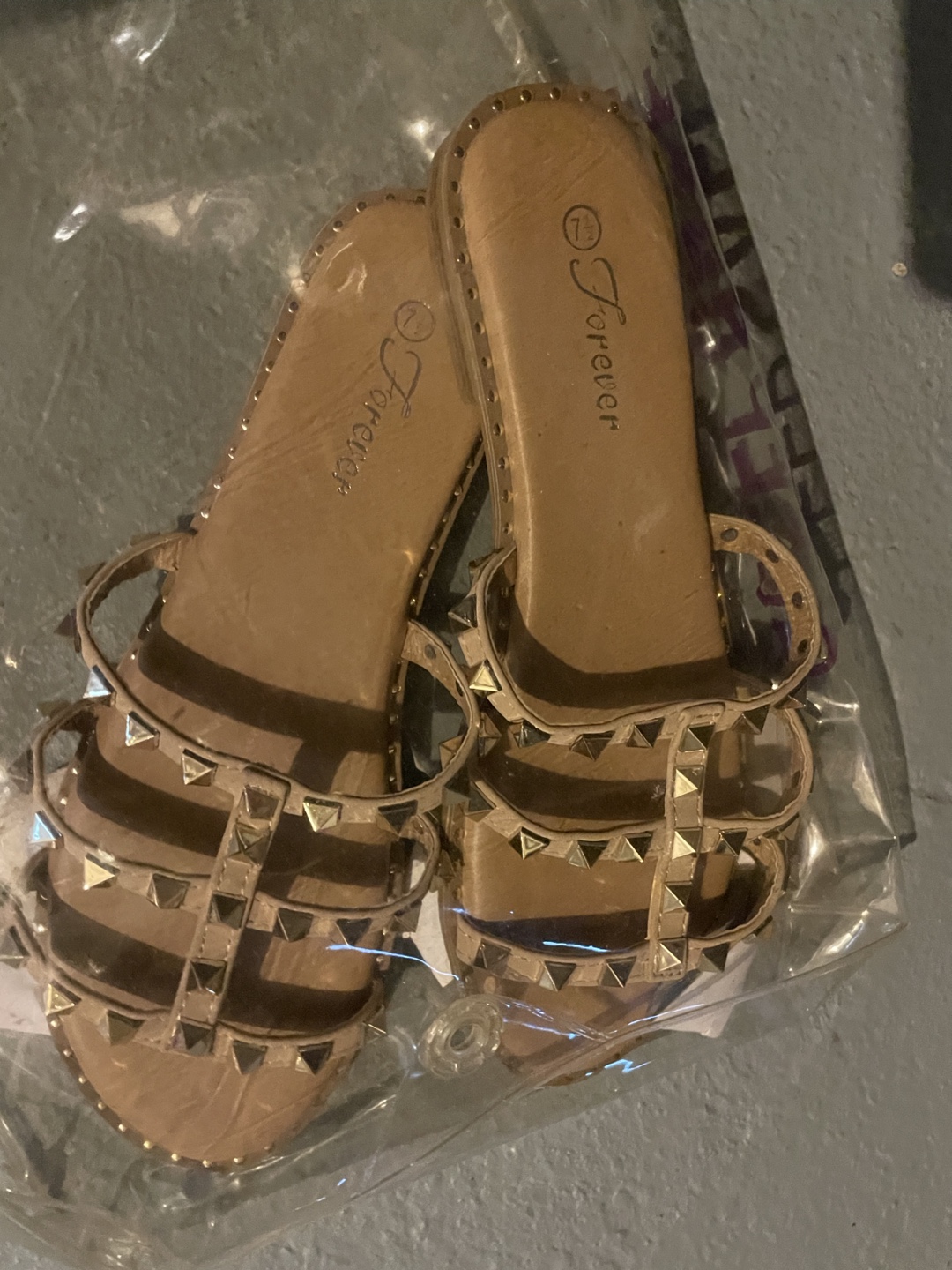 Forever Sandals Size 7 - photo 2