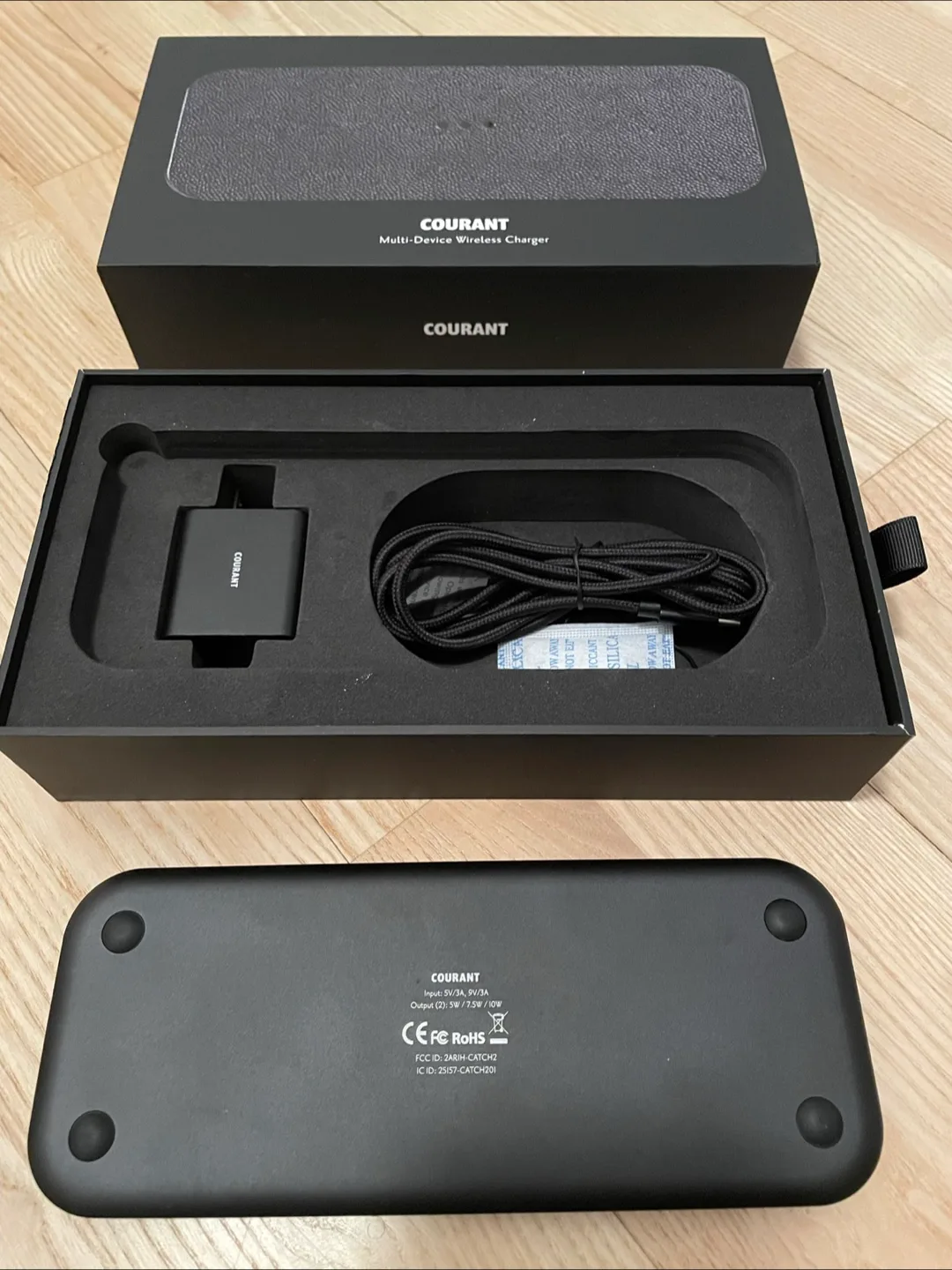 Courant Multi-Device Wireless Charger - Like New! image indicator(4)