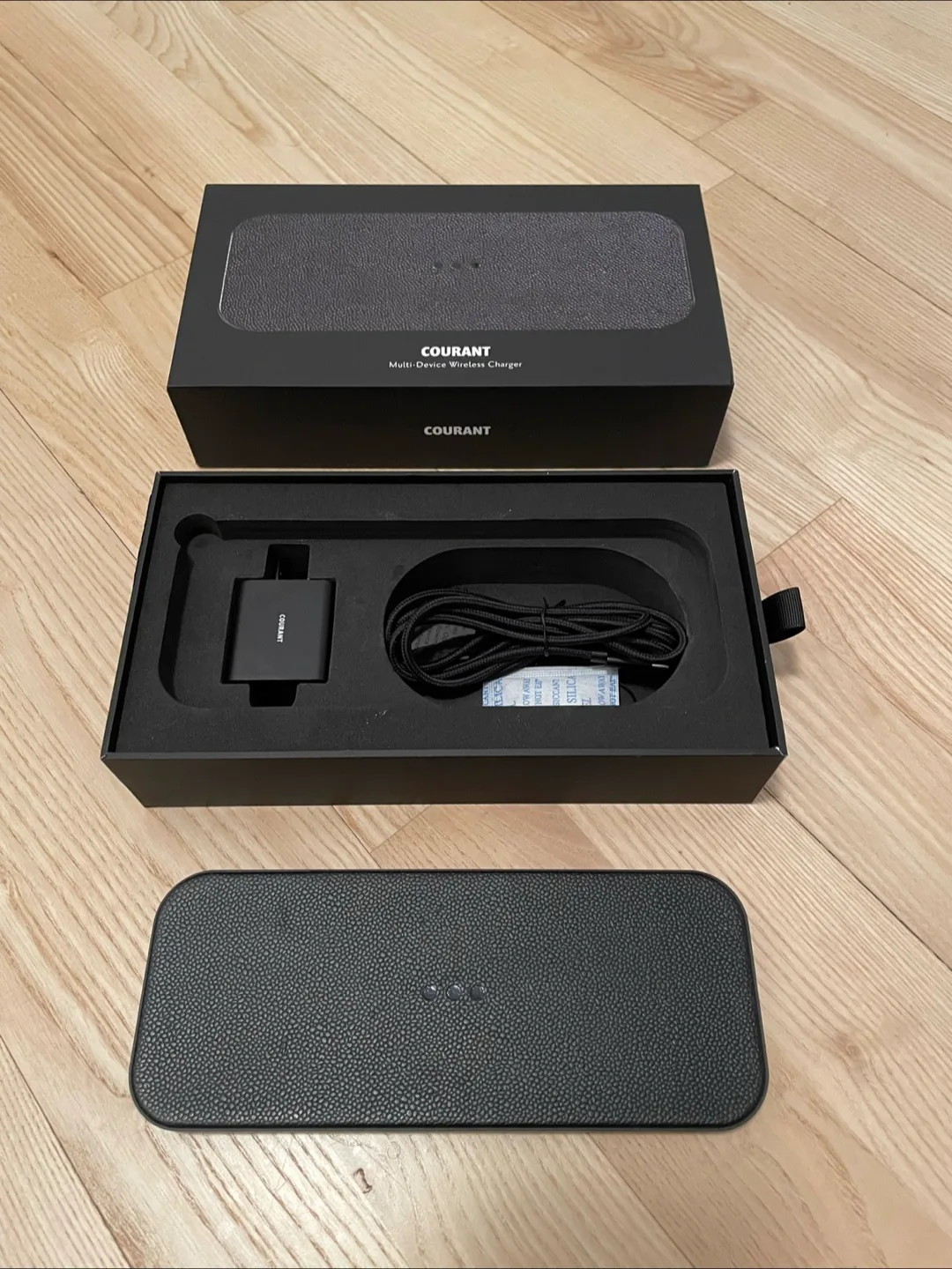 Courant Multi-Device Wireless Charger - Like New! image indicator(2)