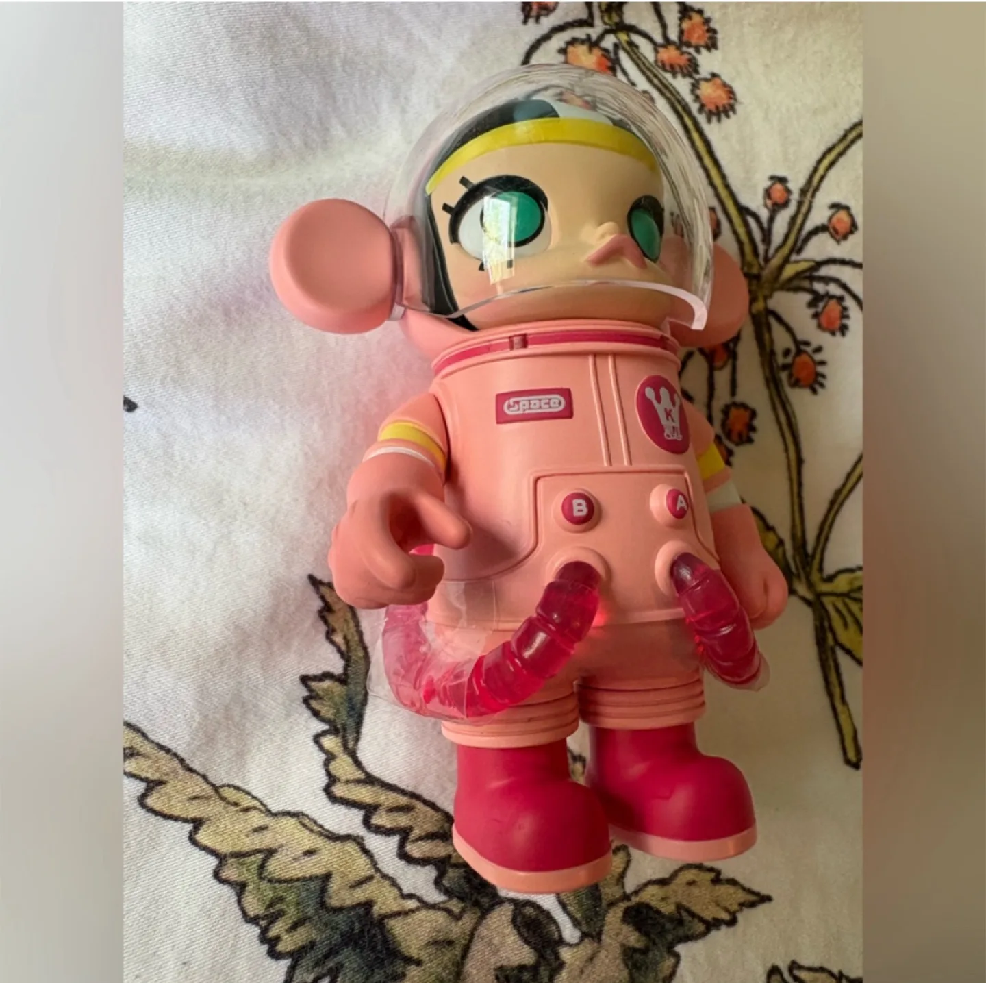 MEGA SPACE MOLLY 100% Peach 2016 POPMART x Kennysworth image indicator(5)