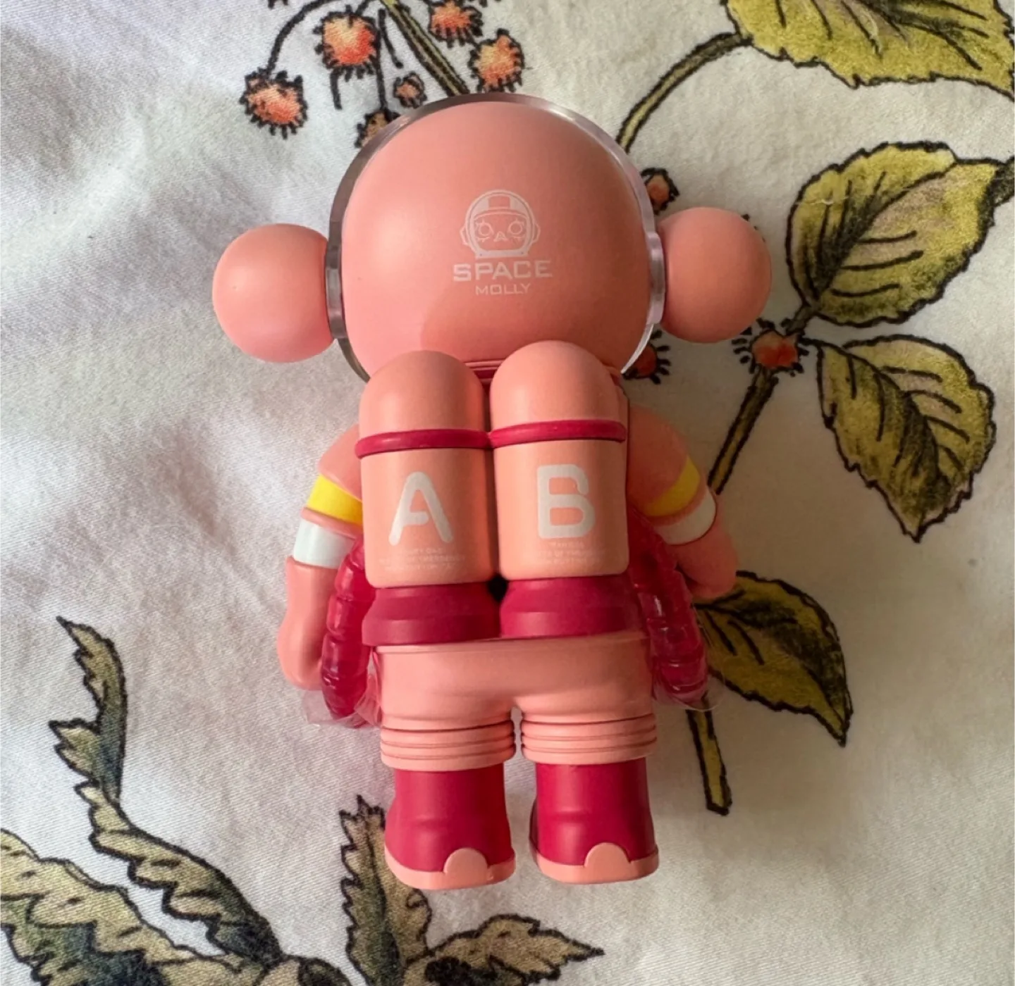 MEGA SPACE MOLLY 100% Peach 2016 POPMART x Kennysworth image indicator(6)