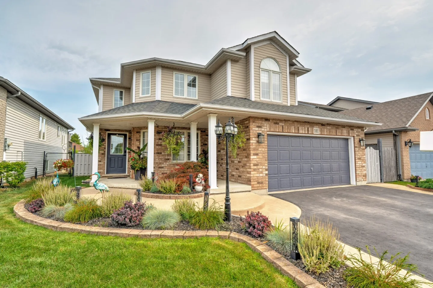 Gorgeous detached family home in Smithville thumbnail