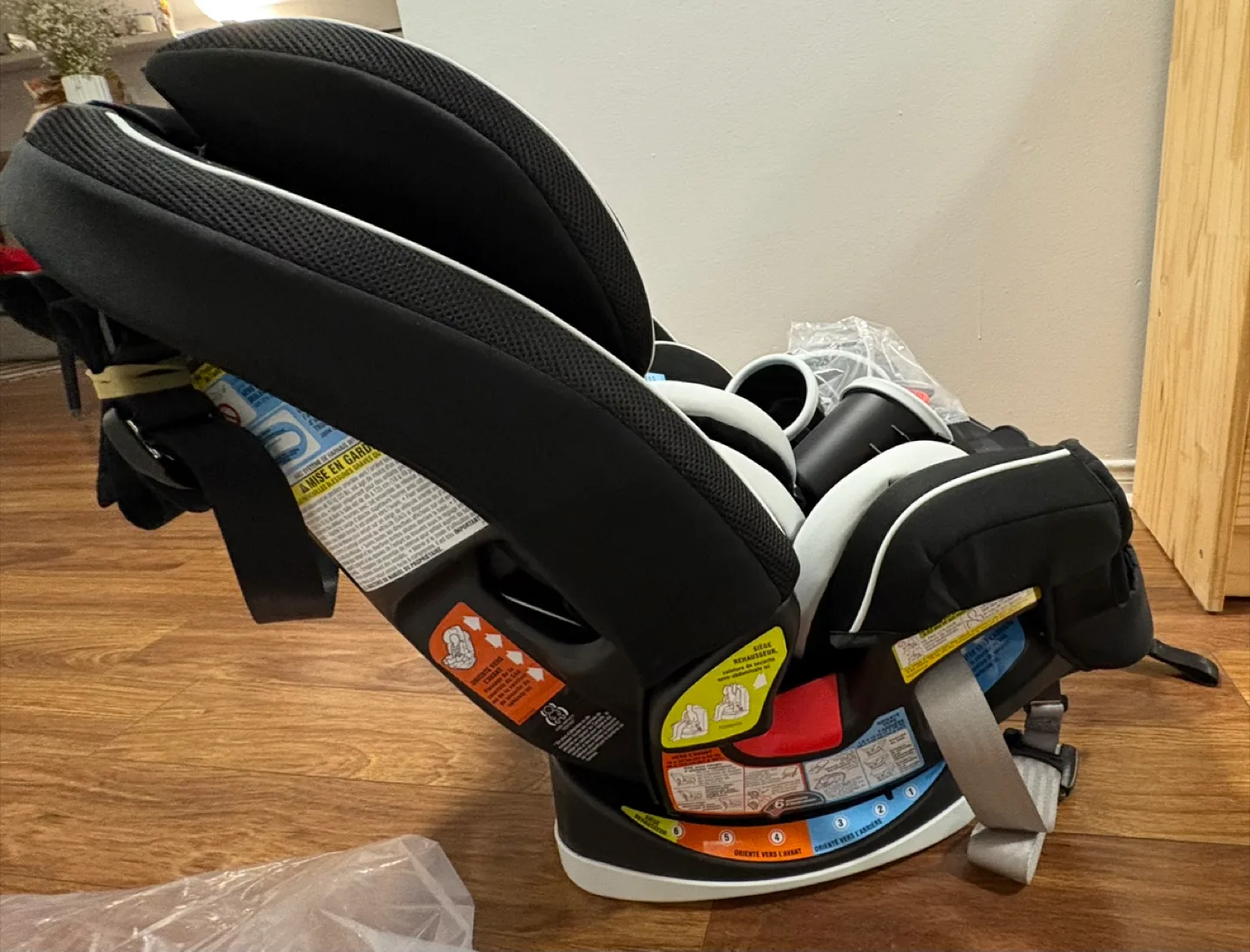 Graco 4Ever All-in-One Car Seat - Like New! image indicator(2)