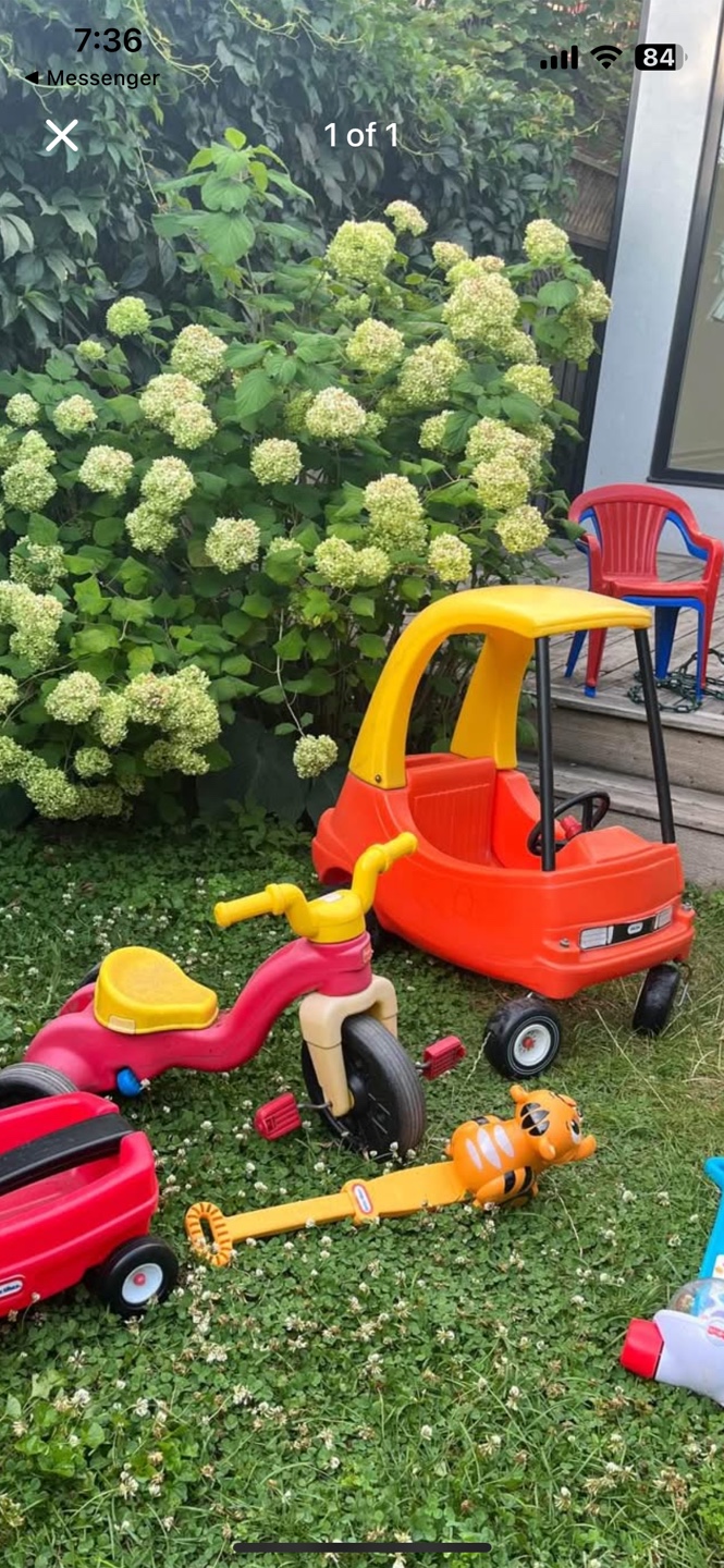 Summer Little Tikes yard toys - car and tryke