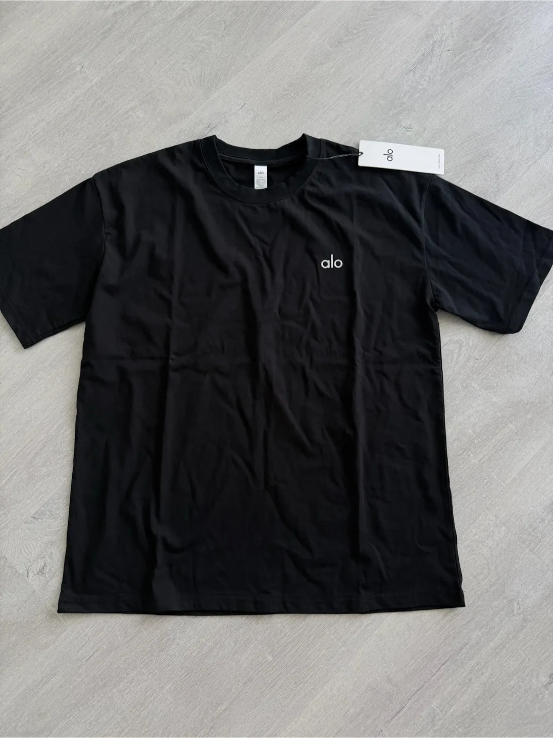 ALO Yoga T-Shirts - Black & White, Size M image indicator(3)