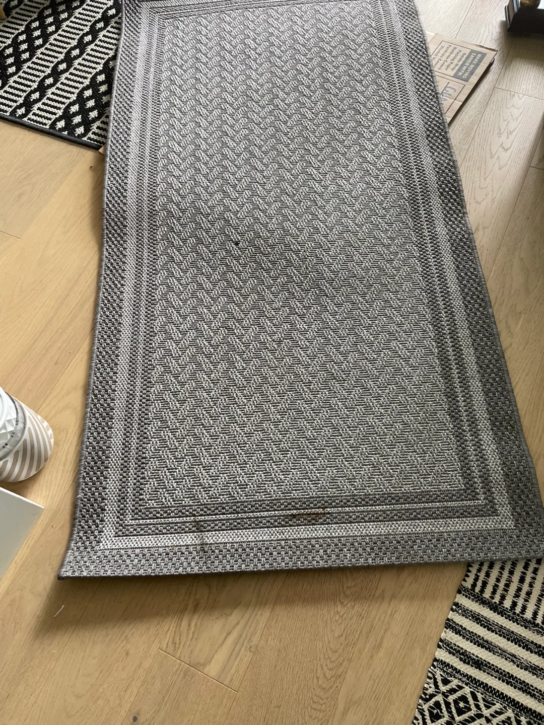 Grey Patterned Area Rug thumbnail
