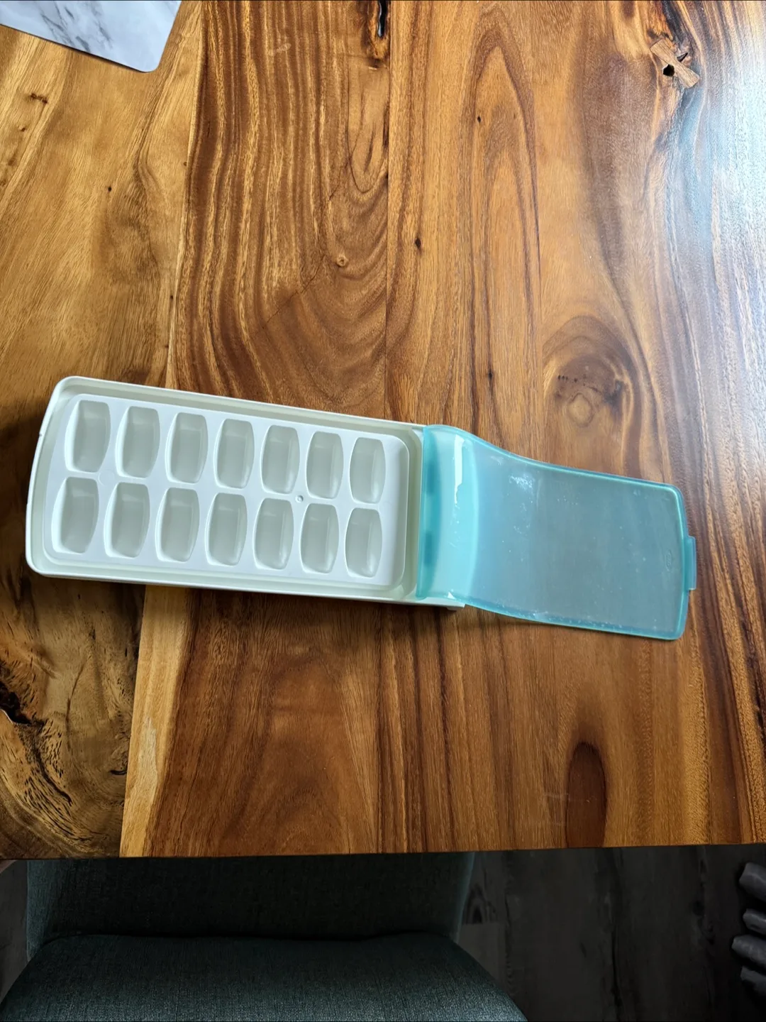 Ice Cube Tray with Lid image indicator(2)