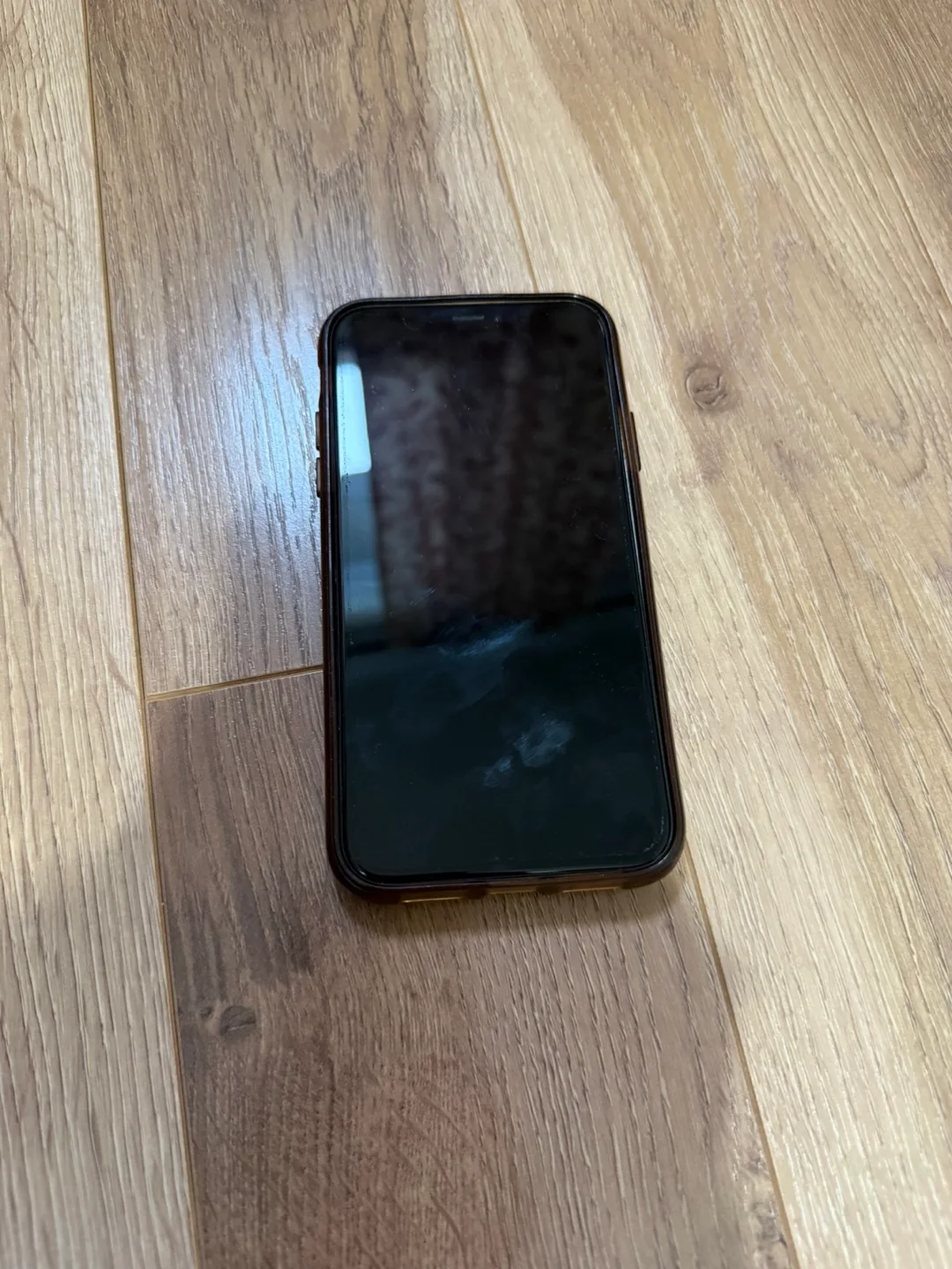 Apple iPhone XR - White image indicator(2)