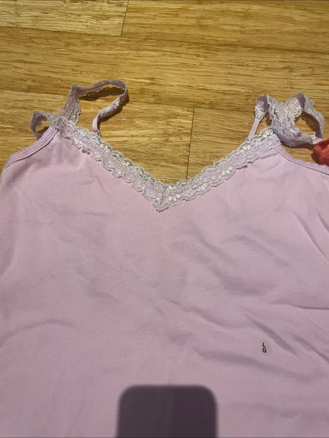 2 tank tops, size L image indicator(2)