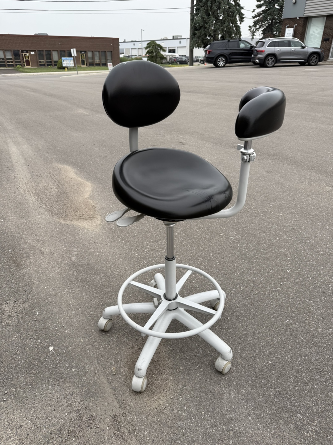 Dental assistant chair