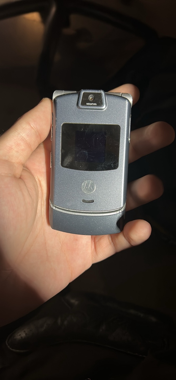 Motorola RAZR V3 flip phone