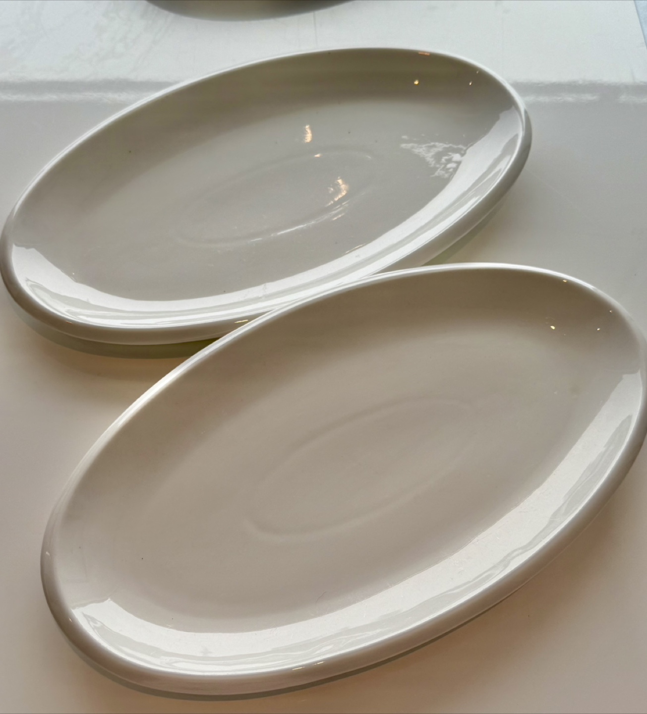 White Oval Plates and Bowls Set - photo 3