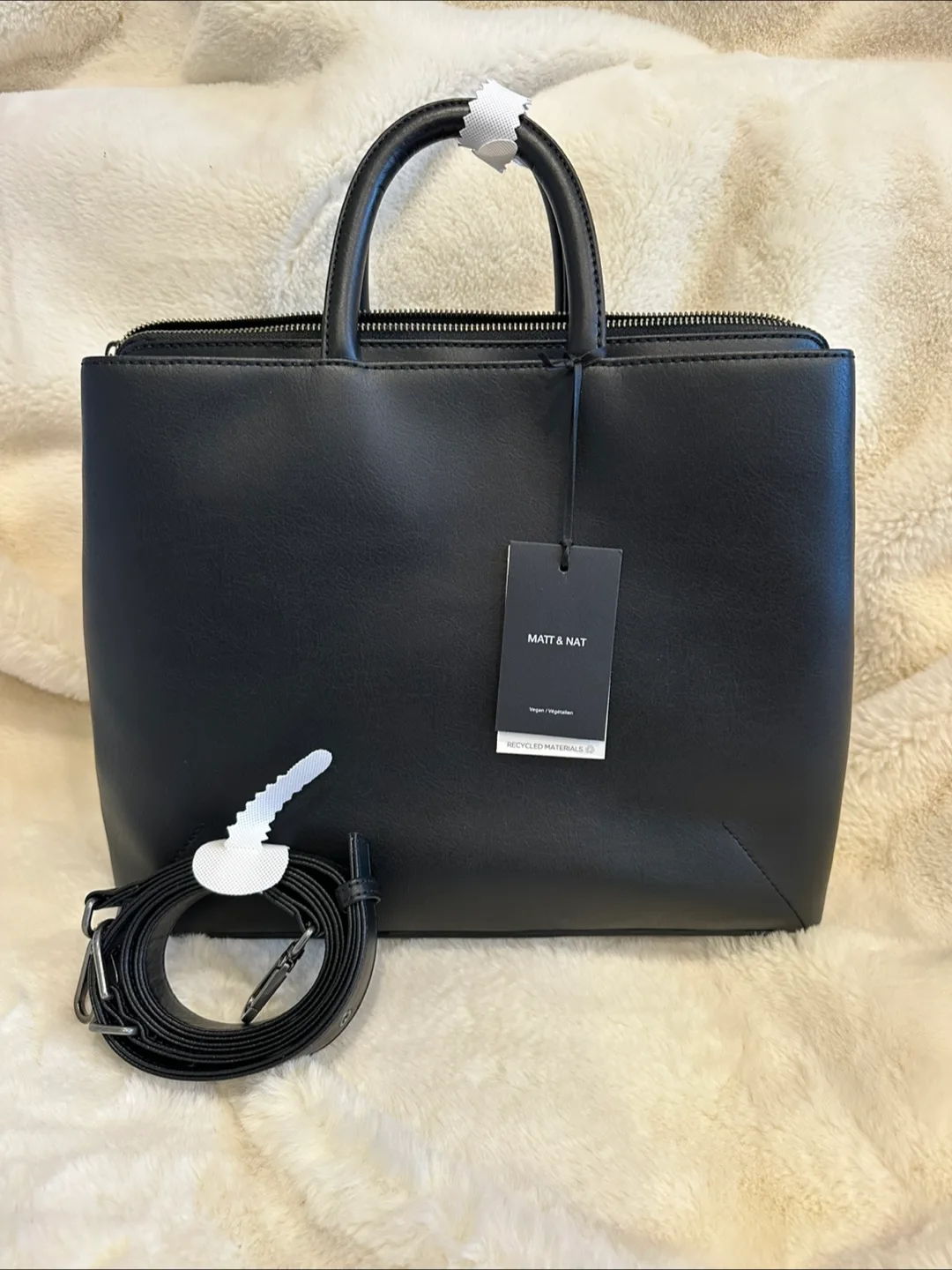 BNWT Matt & Nat Kintla-Arbor Black Work Office Laptop Travel Bag image indicator(2)