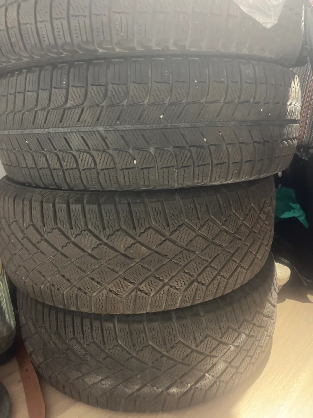 Set of Used Winter Tires thumbnail