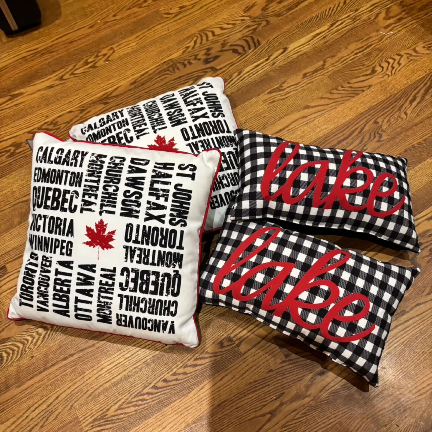 Two Pairs of LRH Pillows for Indoor/Outdoor Use thumbnail