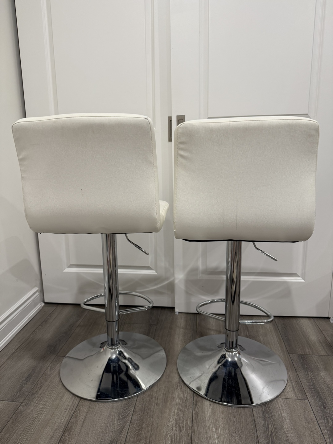 Set of 2 White Bar Stools - photo 5