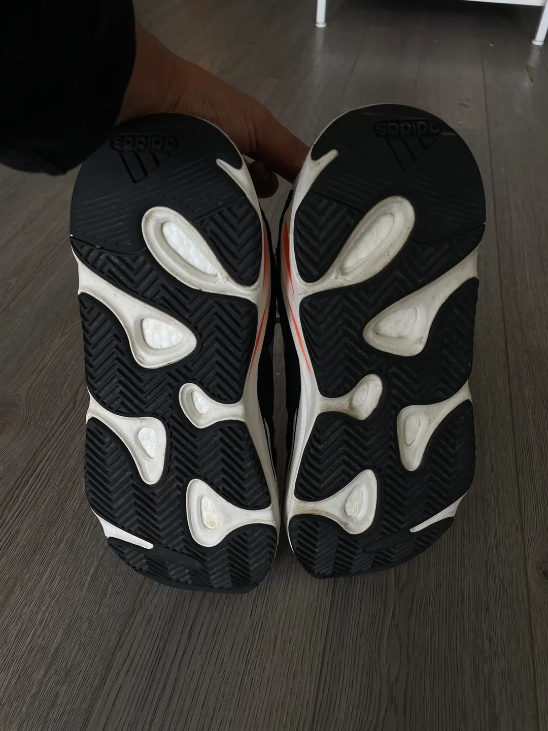 AUTHENTIC Adidas Yeezy Boost 700 Wave Runner size 12 image indicator(5)