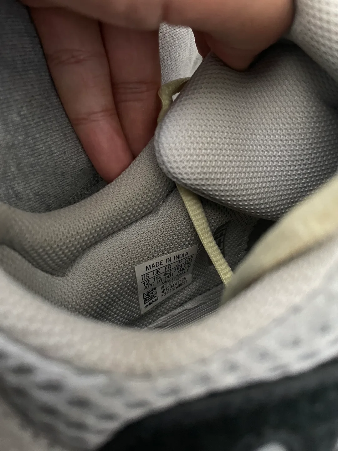 AUTHENTIC Adidas Yeezy Boost 700 Wave Runner size 12 image indicator(6)