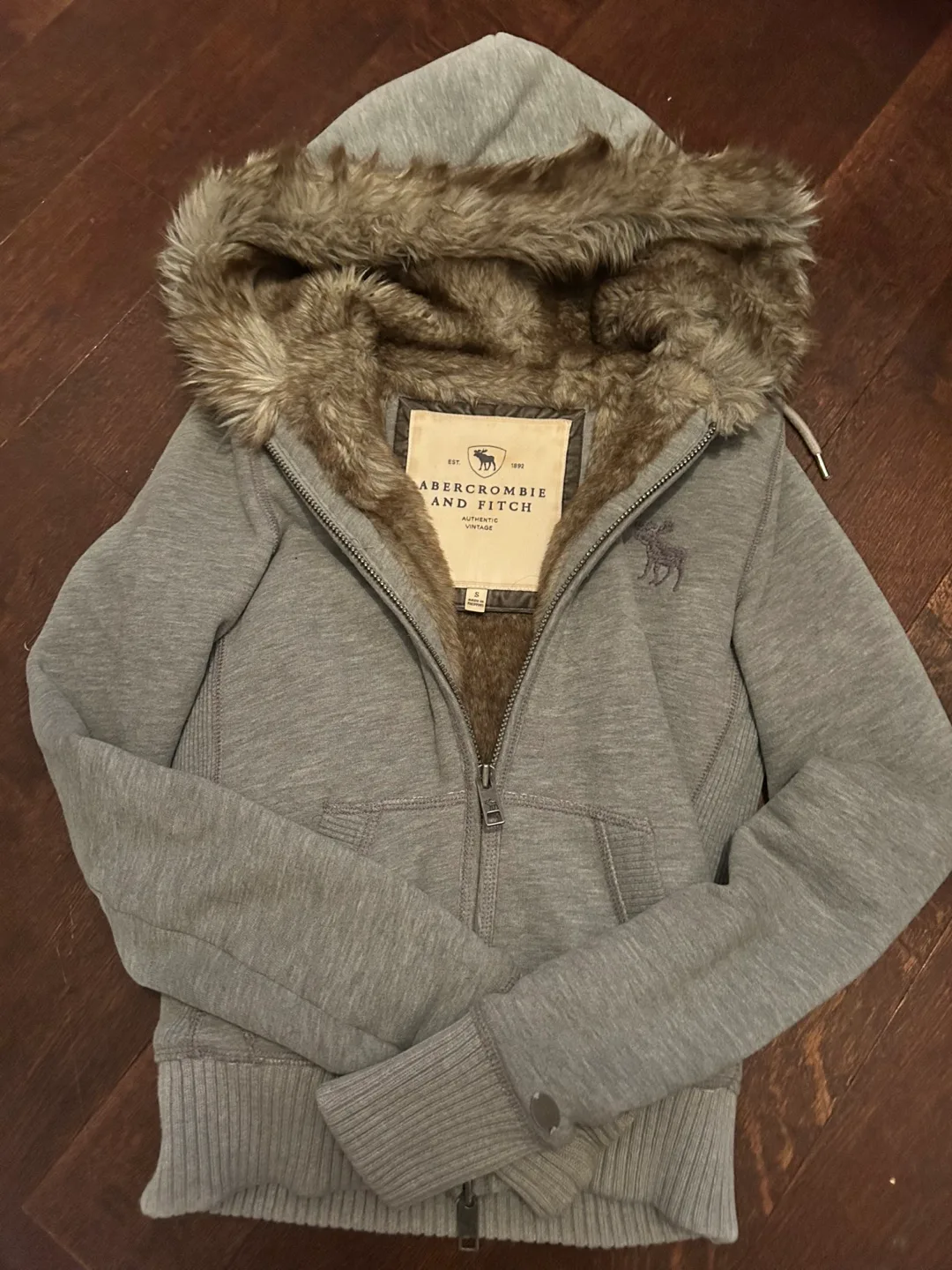 Vintage viral Abercrombie & Fitch Grey Fur Hoodie - Size S thumbnail