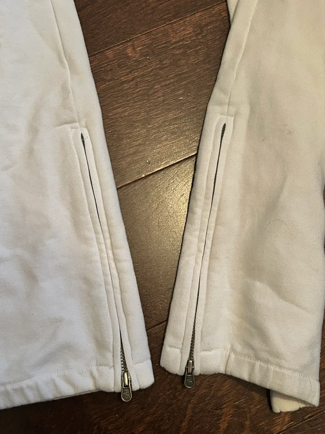 Vintage Y2K Abercrombie & Fitch White Sweatpants image indicator(2)
