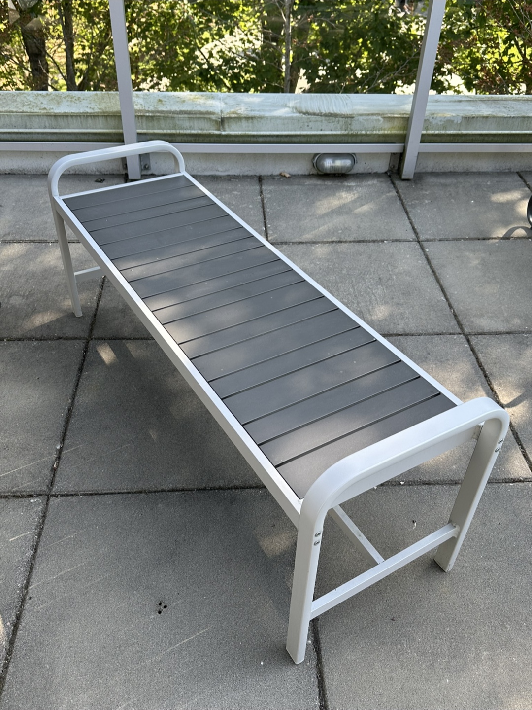 Outdoor Lounger/bench - Grey & White