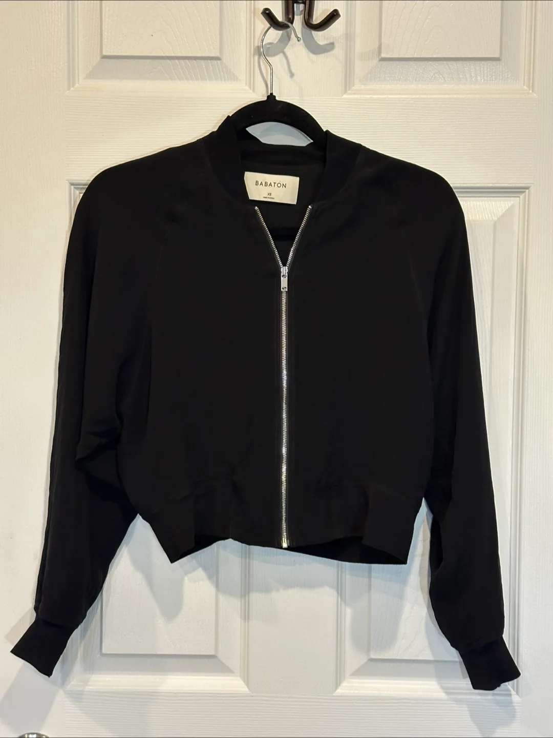 Aritzia Babaton Black Bomber Jacket Size XS image indicator(4)