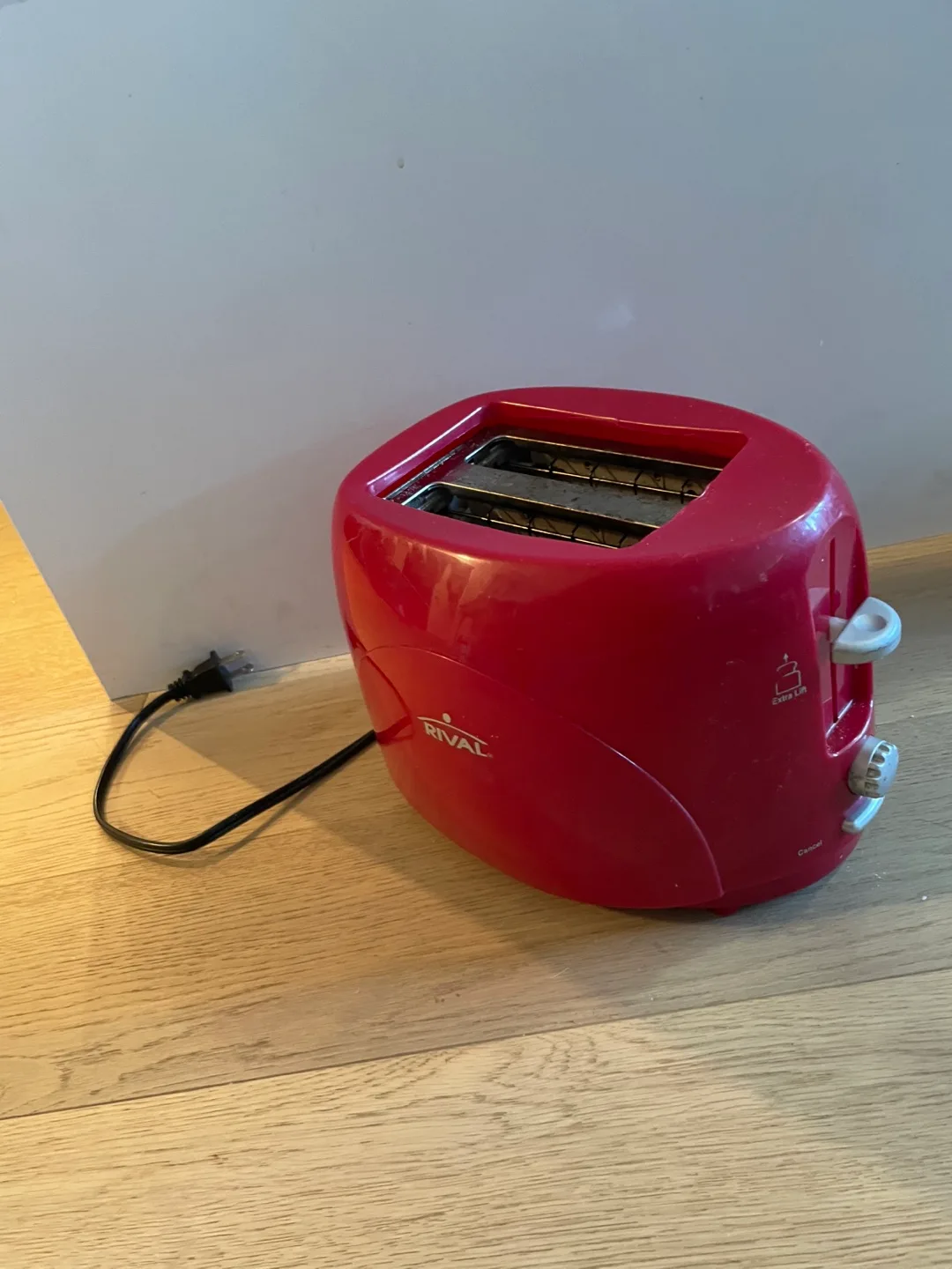 Rival Red Toaster thumbnail