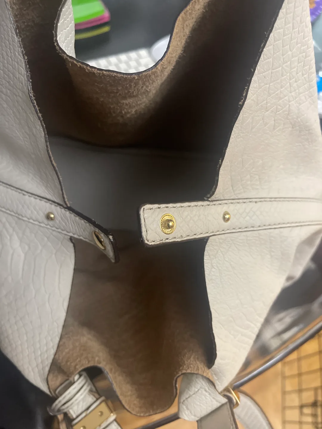 Michael Kors White Leather Hobo Bag image indicator(3)