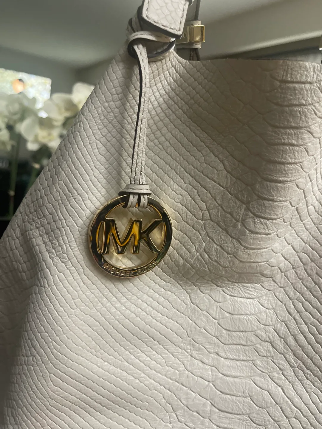 Michael Kors White Leather Hobo Bag image indicator(2)