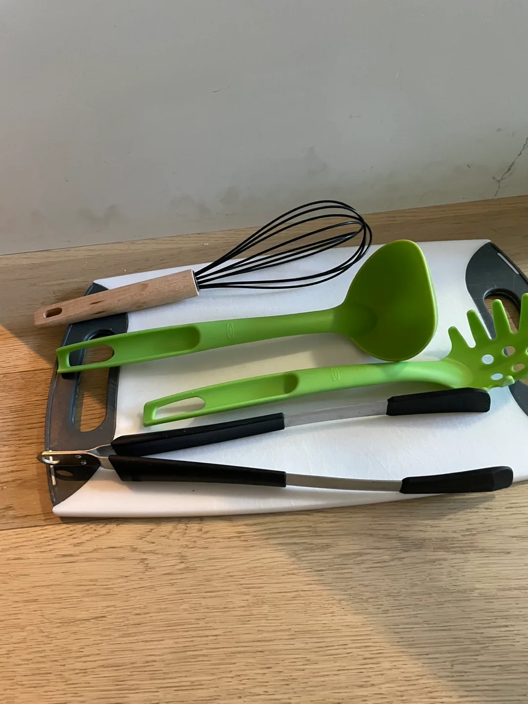 Kitchen Utensil Set thumbnail