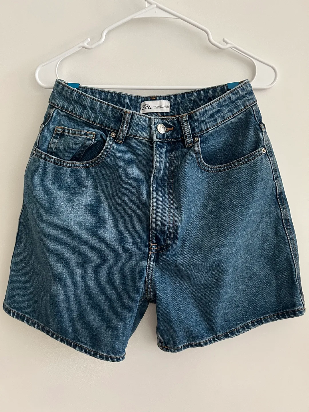 Zara High Waisted Denim Shorts - Size 4 thumbnail