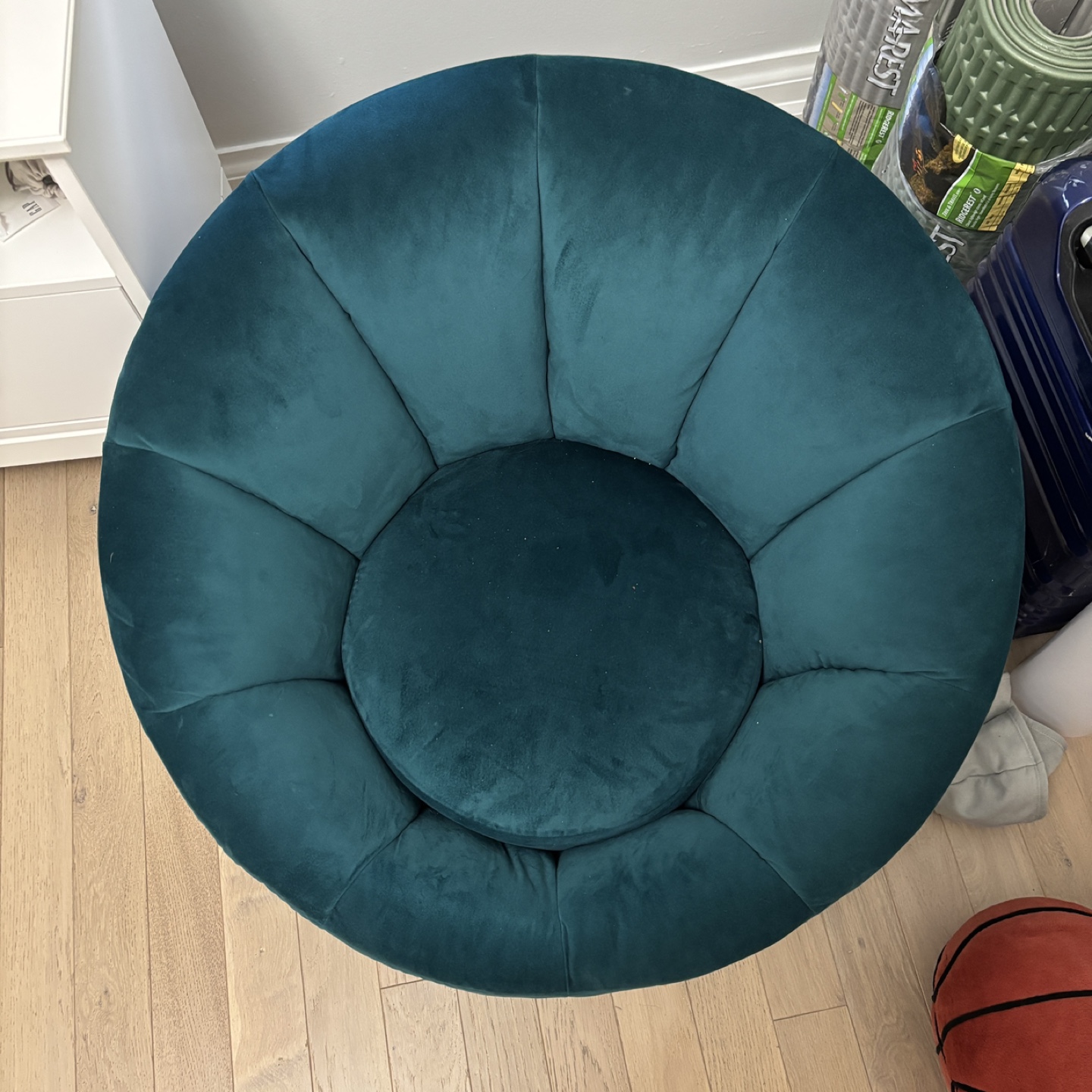 Adorable Kids’ Swivel Chair in Excellent Condition - photo 3